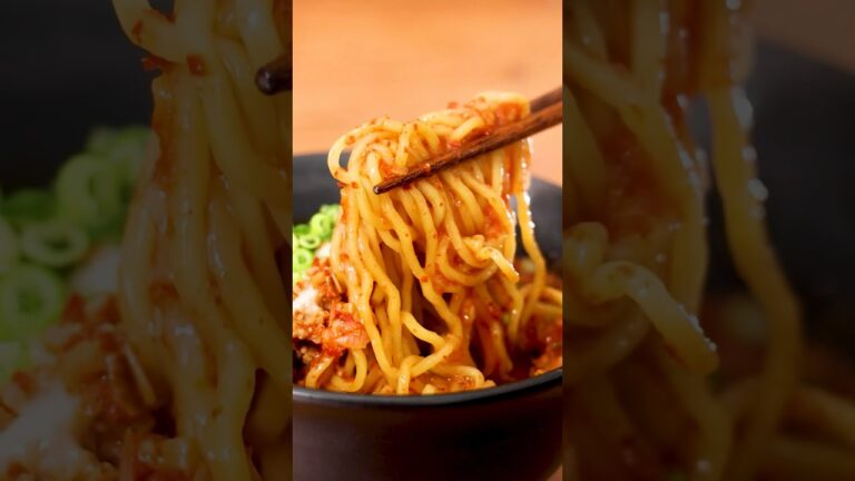 【思わず火を吹きました】炎の激辛チーズ麺の作り方 #shorts