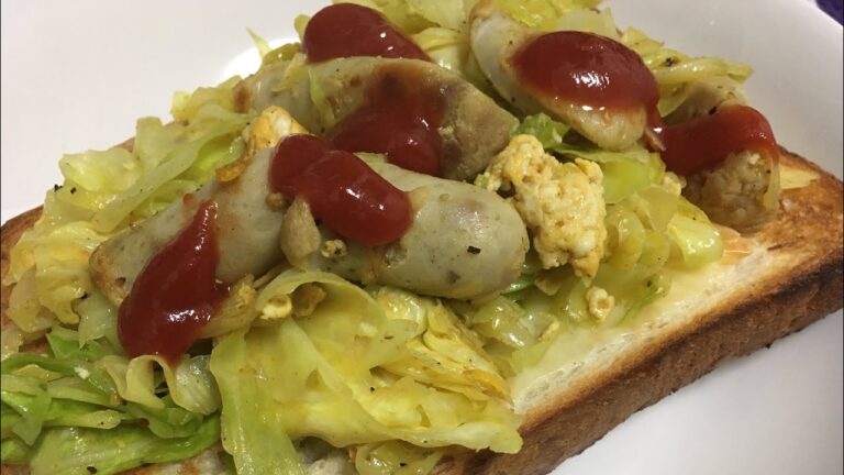 カレー風味のキャベツソーセージサンドイッチの作り方教えます❤️総社ドックの味ですね😋