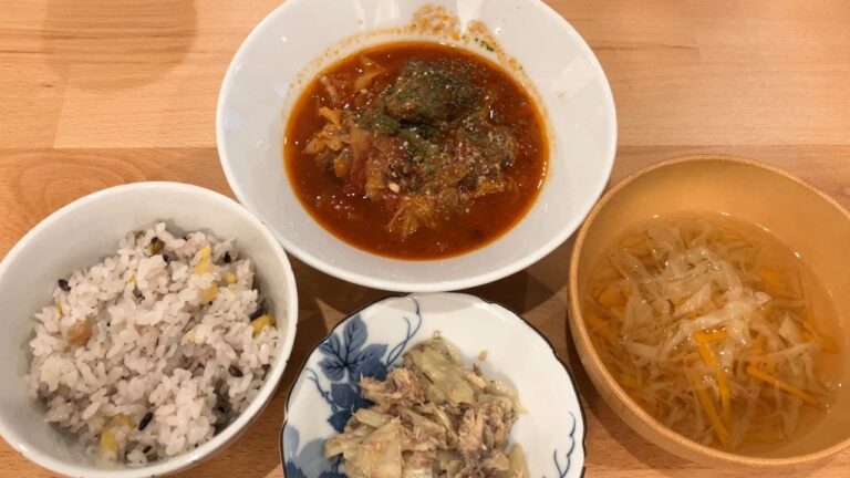 ミートボールのトマト煮などで、余ったキャベツを消費しました。