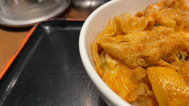 豚キムチ丼を考えた人って天才だよね | 昭和食堂 秋葉原駅前店 #Shorts