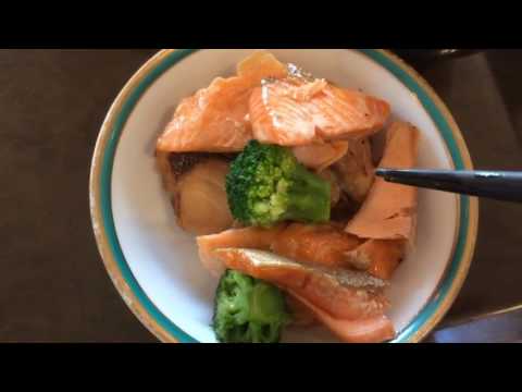サーモンとブロッコリーを食べるだけの動画 【世界のイケメン】