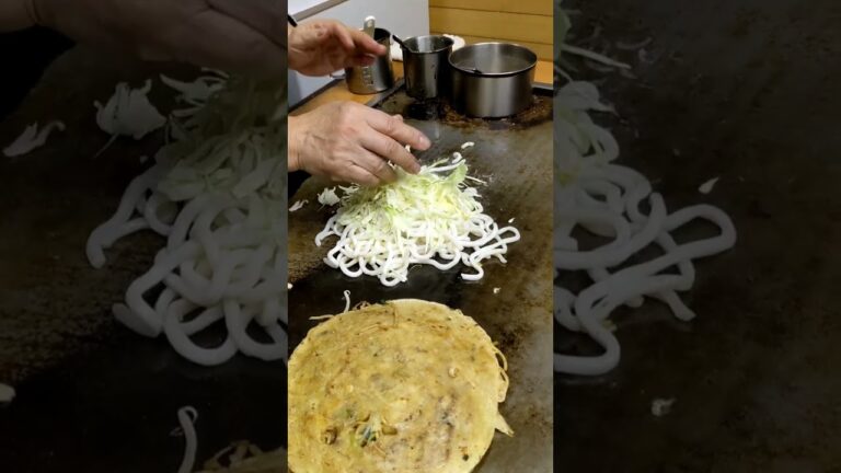 お好み焼き あっちゃん かす・すじコン入りオムうどん 神戸・春日野道 #神戸グルメ