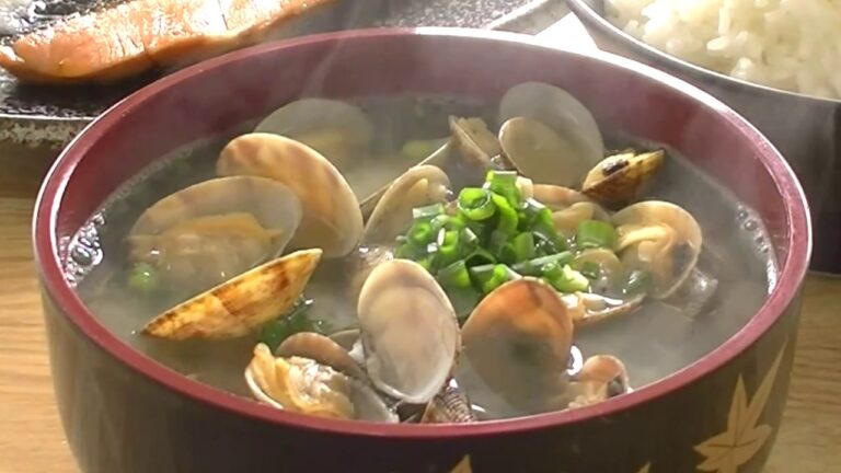 （有）かねよ みそ しょうゆ　「麦生味噌やまぶき」でつくる貝汁