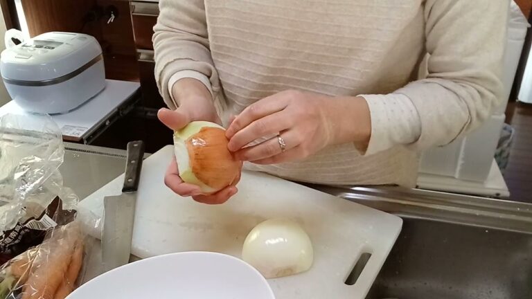 シーフードカレーつくりまーす。