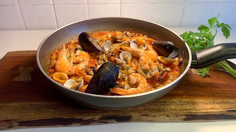 本場の味にとにかく近い、美味しい【シーフードパエリア】