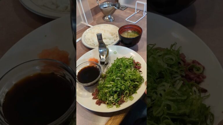 トライ （TRY）  たっぷりネギの牛肉焼タタキの定食をおろしポン酢で 大阪・梅田 大阪駅前第１ビル #食べ歩き