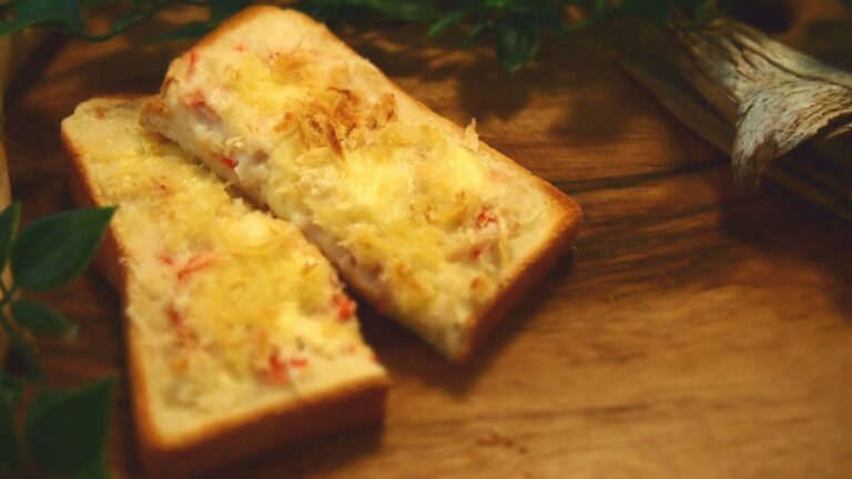 【食パンアレンジ レシピ】カニクリームコロッケトーストの作り方