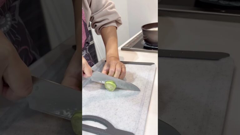 ブロッコリーの茎で作る止まらん1品