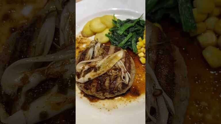 今日のお夕飯はデニーズで和風ハンバーグ。このハンバーグ美味しいんだけど匂いがもの凄い、、😅桃のデザートフェアもやってたよ！♯猫はお留守番