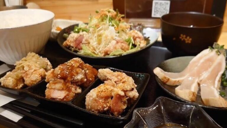 丼と創作からあげ 神戸COCCO 三ノ宮（三宮）色々な味の鶏料理が楽しめる御膳でランチ