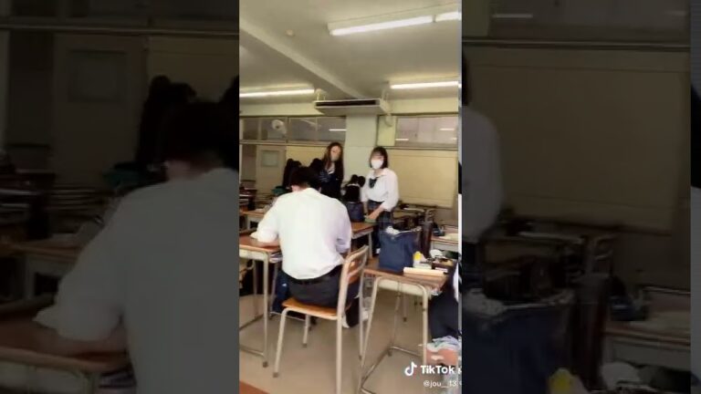 イケメンを見てメス顔になってしまう女子高生