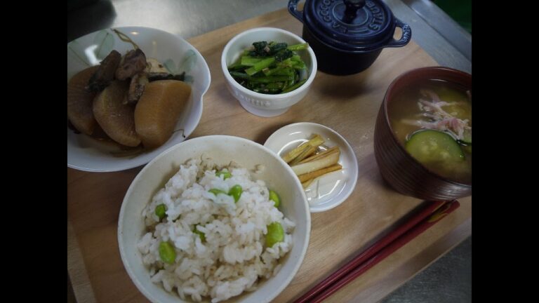 なんでもない、ごはん　＃１ズッキーニとベーコンのお味噌汁