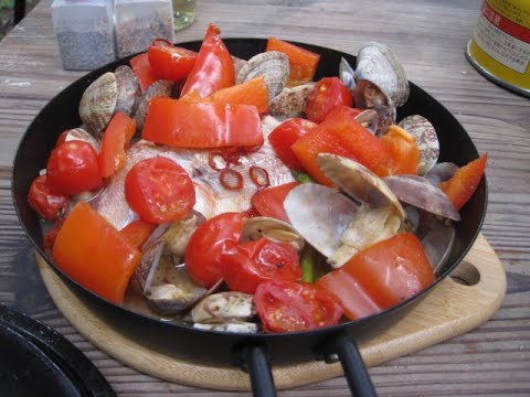 ソロキャン焚火で鯛のアクアパッツァ　キャンプ飯（Aqua Pazza of sea bream on a bonfire）