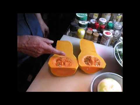 バターナッツかぼちゃポタージュ/皮むきの前半