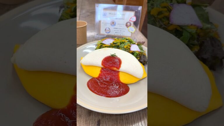 白いプルプルオムライス