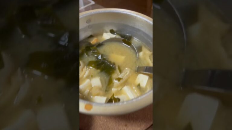 おはよう　チキンカツ　和布と油揚げの味噌汁　豆腐のTOEFL 洗朱の羽反椀