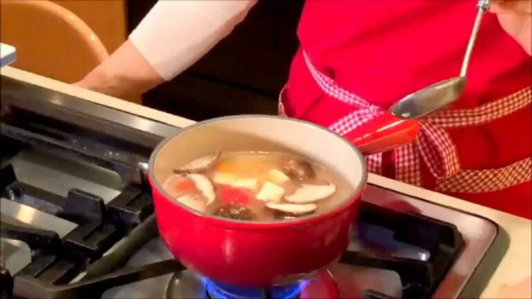 KAGOME トマト 料理レシピ　冷凍 トマトのお味噌汁