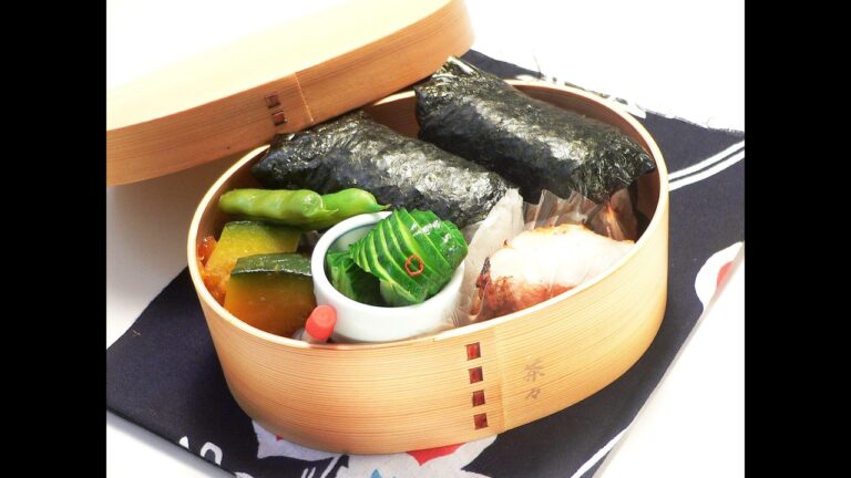 キムチ納豆おにぎらずのお弁当(豆腐パックで作るから簡単！) #おにぎり #お弁当作り #キムチ #納豆 #おにぎらず #豆腐パック #bento ##obento #omusubi