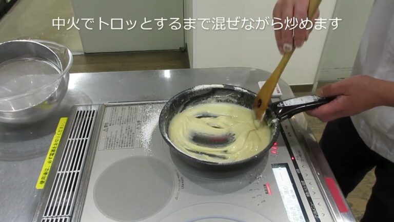調理員が実演！給食ではルーも手作り！カレーのルーの作り方