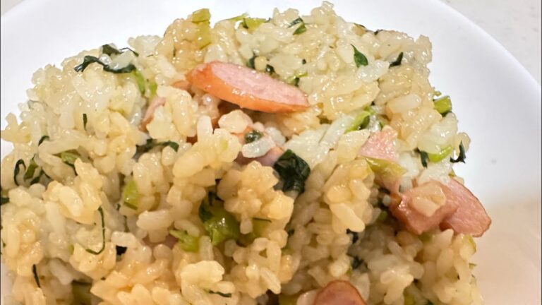 【簡単レシピ】小松菜チャーハン🤤✨小松菜苦手な末っ子もパクパク食べてくれる😋✨休日のランチにも大活躍♪ #簡単レシピ  #おすすめレシピ  #ワーママ #小松菜