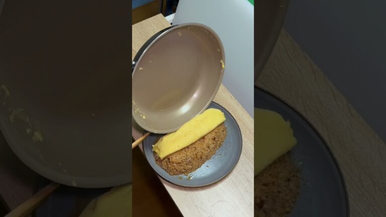 レトルトのパスタソースでオムライスを作ってみたら美味しすぎた（ボロネーゼオムライス）