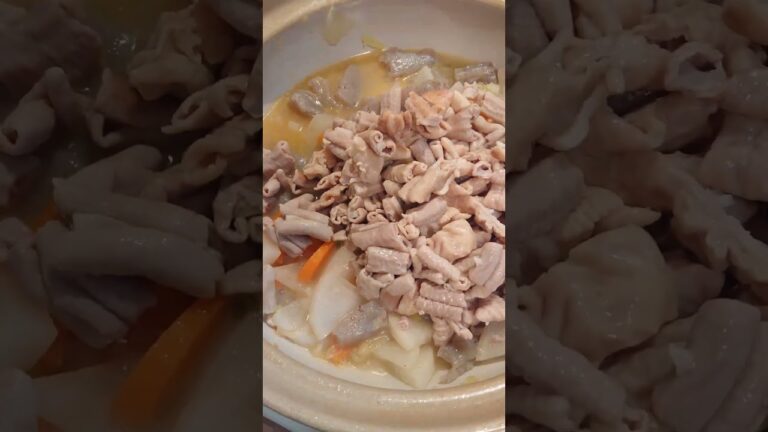 【もつ煮込み】急に寒くなったので、食べたくなる料理。既に大活躍の我が家の土鍋。#今日の献立