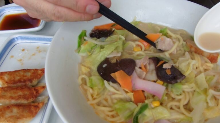 【めし動画】野菜たっぷりちゃんぽん【リンガーハット】