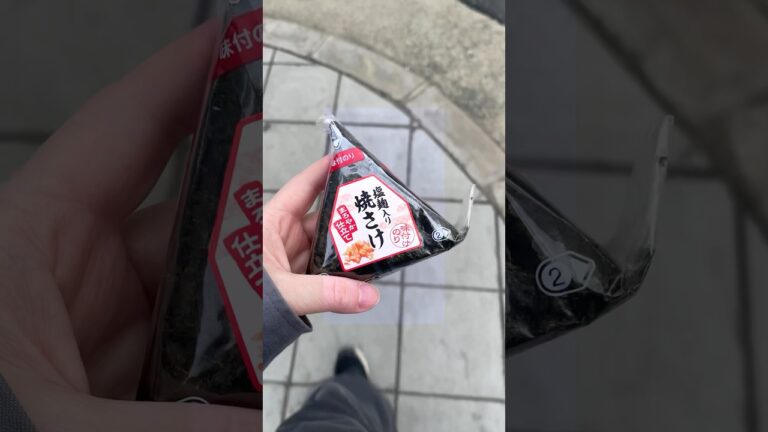 イズミヤの鮭おにぎりは味のりで美味しい#riceball #onigiri #イズミヤ