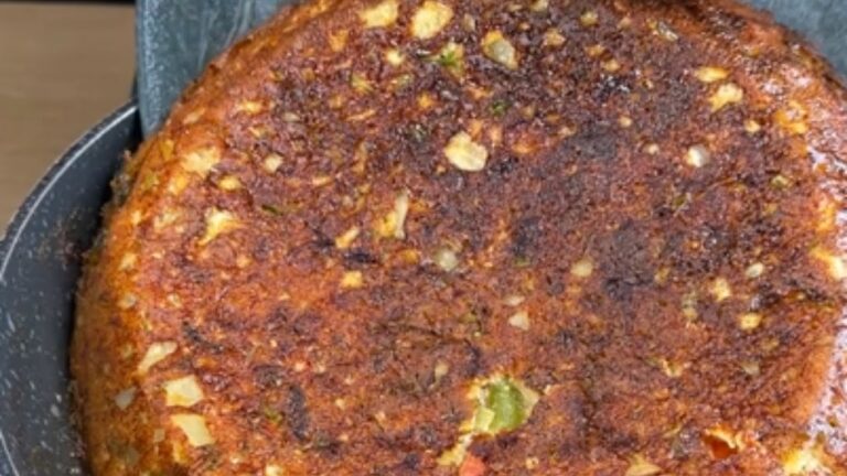 新鮮な野菜入りの風味豊かなイワシのパイ