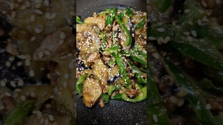 「ひき肉となすとピーマンのみそ炒め」