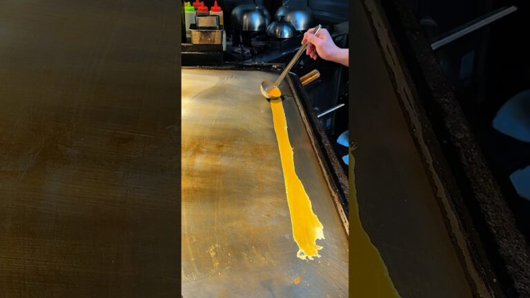 ダイナミックに鉄板で焼き上げる絶品だし巻きたまご！名古屋にある鉄生ではダイナミックに手際よく鉄板で焼いただし巻きたまごを食べられます！ふっくらしていておいしかったです #japanesefood