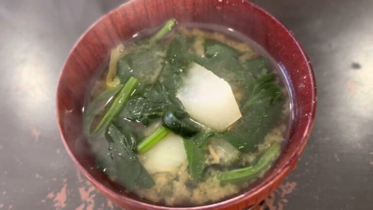 【汁活】ほうれん草と白菜大根の味噌汁2021/11/24