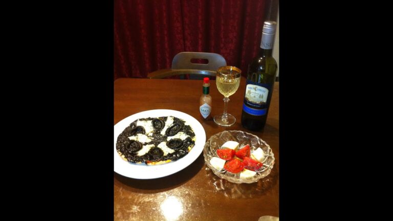 自宅で簡単！イカ墨ピザのつくりかた