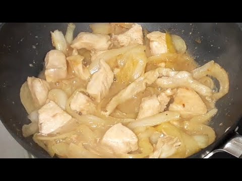 鶏肉と玉ねぎで作る一品　　　　　　味噌に玉ねぎが合います　　　　　