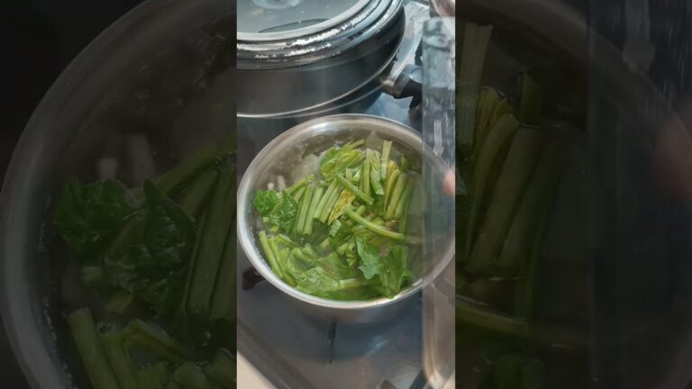 ほうれん草の味噌汁（spinach miso soup）