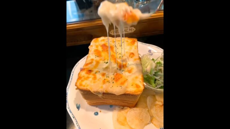 飯テロ！ぱんグラタンのチーズが！！