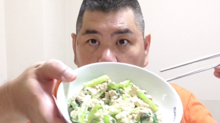 【本日の晩ご飯】牛肉とニンニクの芽のオイスターマヨネーズ炒めと小松菜とツナのごまマヨナムル【簡単料理】