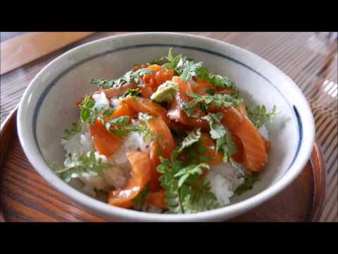 木の芽とサーモンの漬け丼