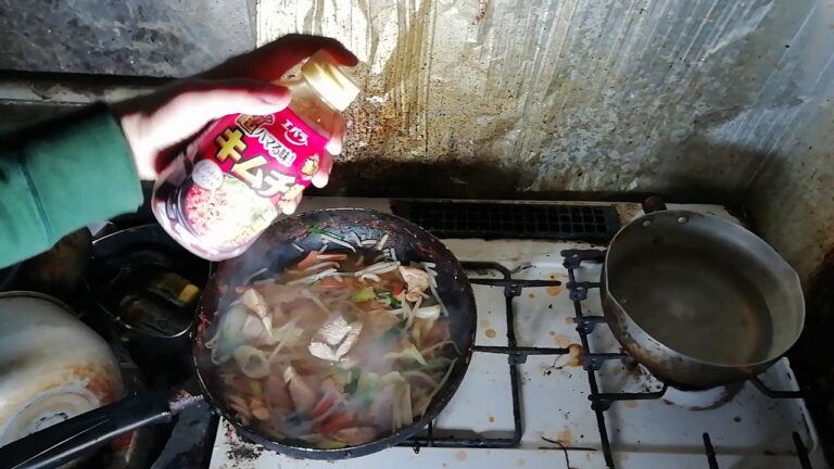 食え。キムチ雑炊