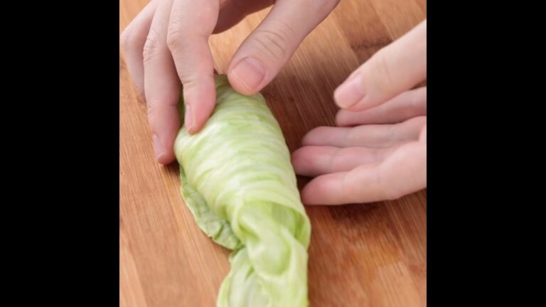 【簡単レシピ】市販の餃子でロールキャベツの作り方