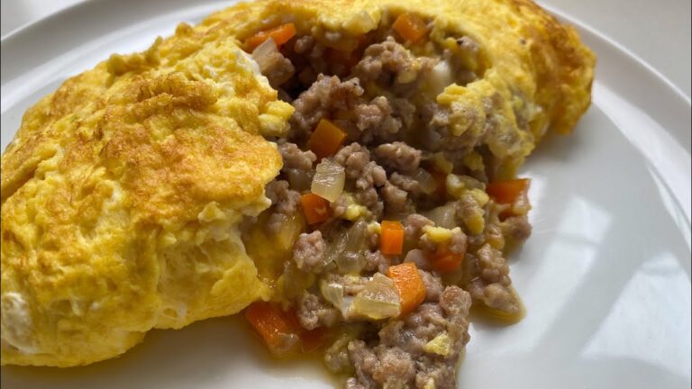 【オムレツ】5分でわかる！肉汁ジュワーなミートオムレツの作り方【オムレツひき肉】