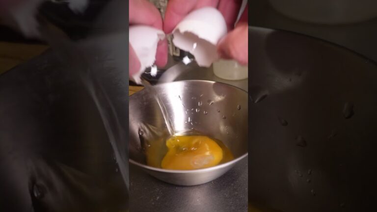 シーフードカップヌードルはカルボナーラにするのも良い。