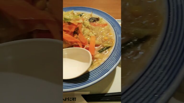 リンガーハット 野菜たっぷりチャンポン＆餃子！【外食】