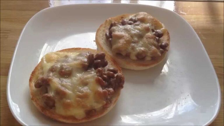 5分で簡単　イングリッシュマフィン　納豆チーズ