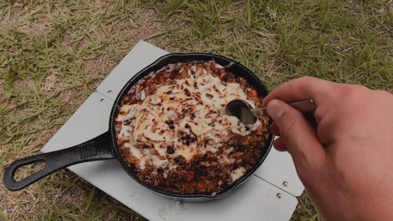 キャンプで焼きチーズキーマカレー作ったらうまさ確信歩き