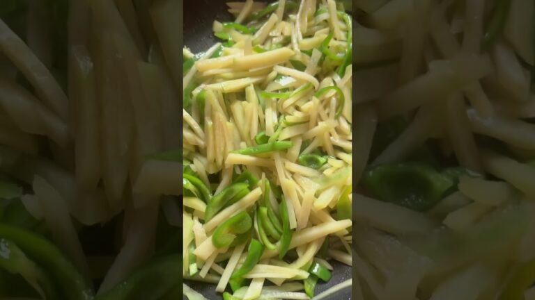 シャキシャキが美味しい！ ピーマンとじゃがいもの甘辛炒め