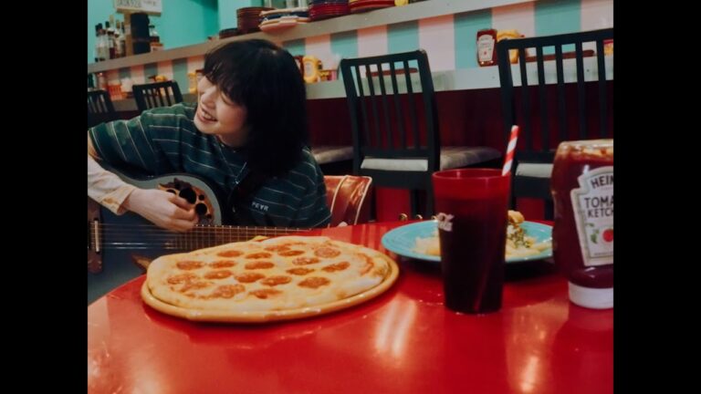 汐れいら / 味噌汁とバター TVアニメ『日々は過ぎれど飯うまし』EDテーマ【Playing Video】