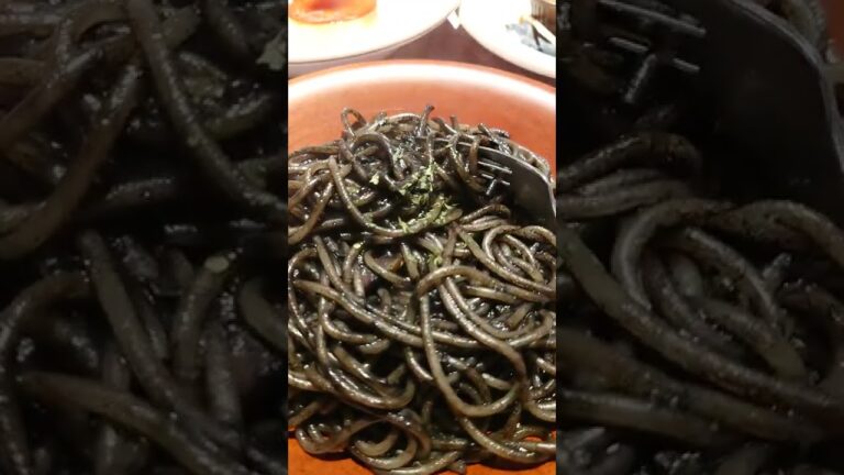 （食）サイゼリヤ　イカスミパスタ　安旨い　※初期型、現在はMk2で薄くなった