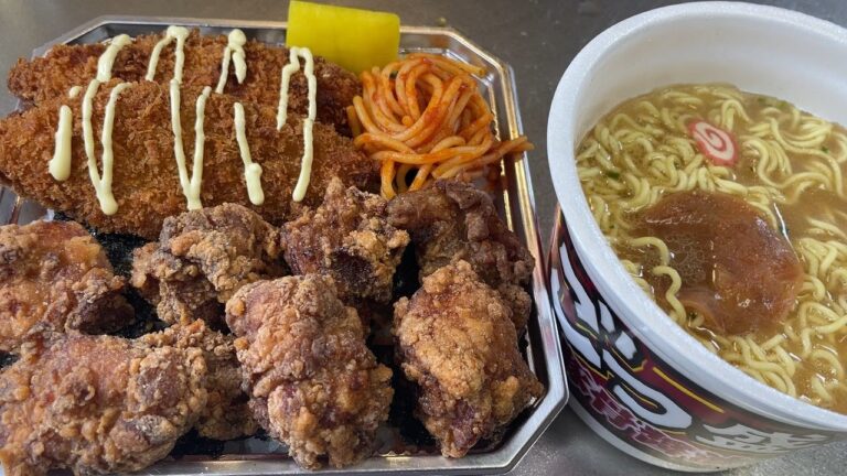 【男飯テロ】大盛りすぎた特製のり弁当とごつ盛り醤油豚骨が美味すぎた。