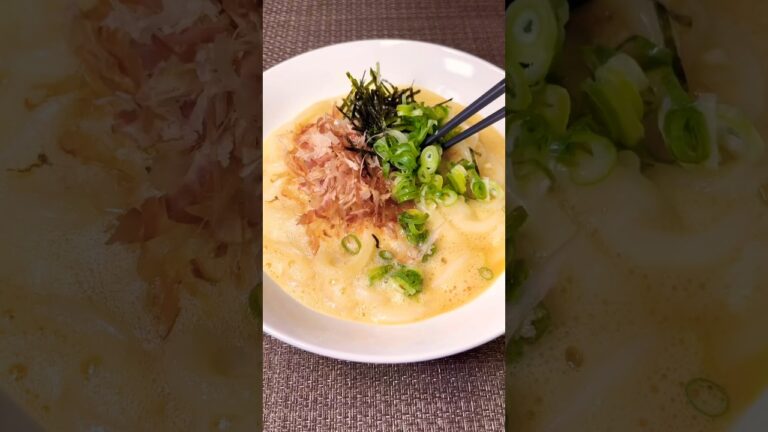 お腹がすいたらすぐに作れる卵かけうどん#shorts #簡単レシピ #うどん